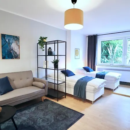 Sapphire Apartment: Free Parking + Netflix + Bathtub Apartment *