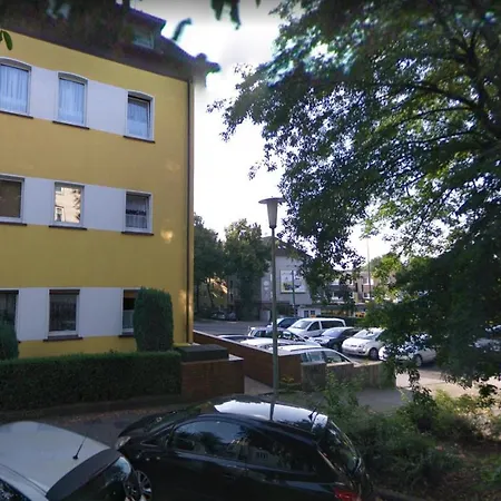 Sapphire Apartment: Free Parking + Netflix + Bathtub Apartment