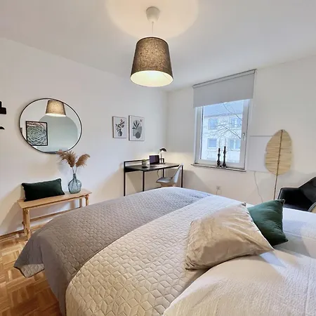 Sapphire Apartment: Free Parking + Netflix + Bathtub Apartment *